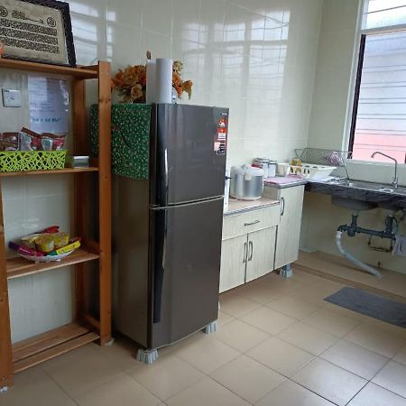 קואלה טרנגאנו Bj Villa Homestay מראה חיצוני תמונה