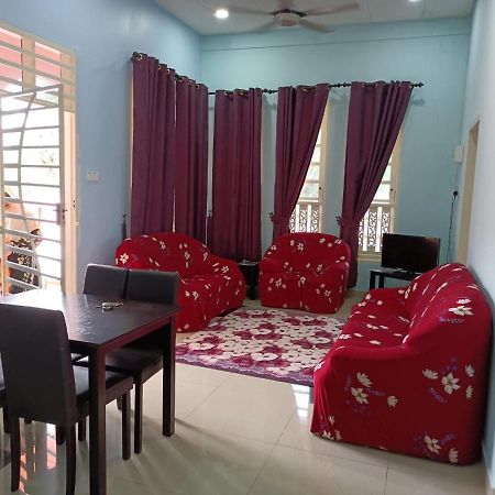 קואלה טרנגאנו Bj Villa Homestay מראה חיצוני תמונה